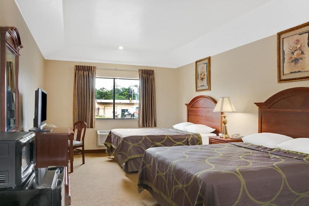Surestay Studio By Best Western Conroe Downtown Exterior photo